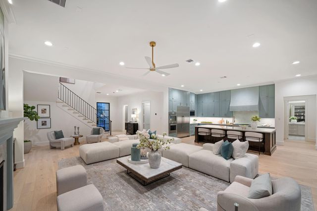1618 Ronson Road, Houston, TX 77055