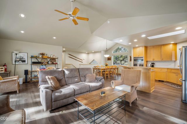 18130 Mt Baker Lane 4, Sunriver, OR 97707