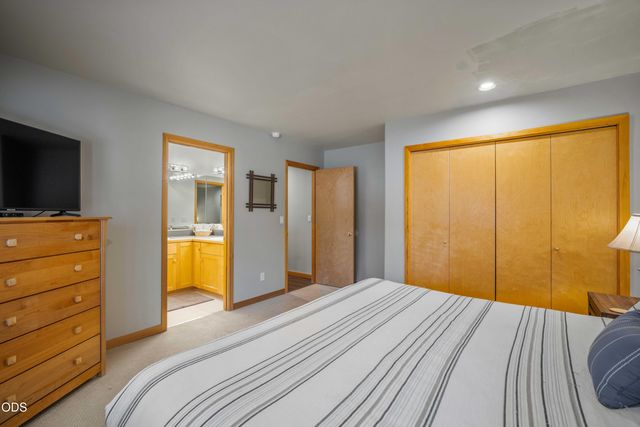 18130 Mt Baker Lane 4, Sunriver, OR 97707