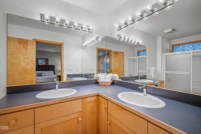 18130 Mt Baker Lane 4, Sunriver, OR 97707