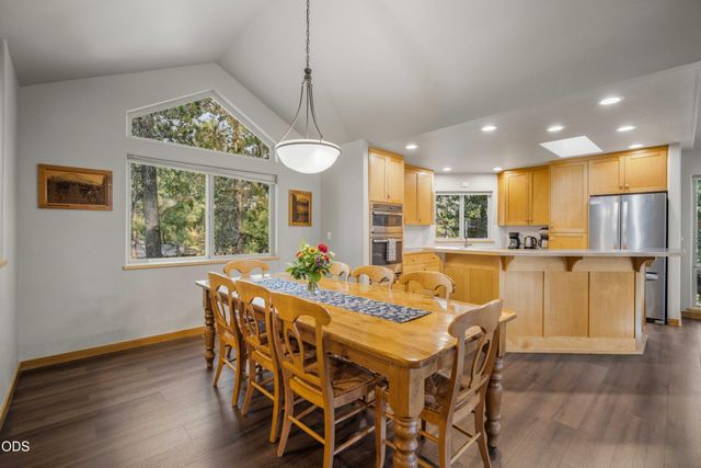 18130 Mt Baker Lane 4, Sunriver, OR 97707