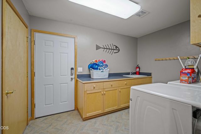 18130 Mt Baker Lane 4, Sunriver, OR 97707