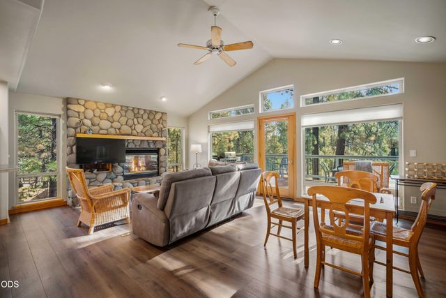18130 Mt Baker Lane 4, Sunriver, OR 97707