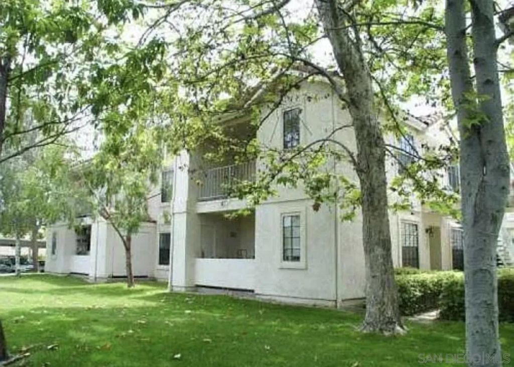 10353 Azuaga St 106, San Diego, CA 92129