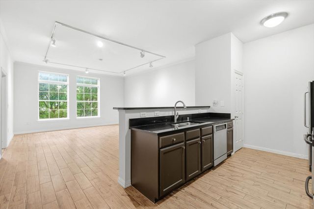 2305 Worthington Street 219, Dallas, TX 75204