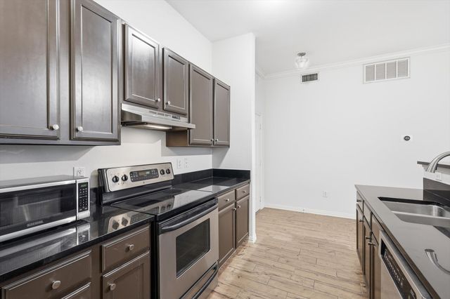 2305 Worthington Street 219, Dallas, TX 75204
