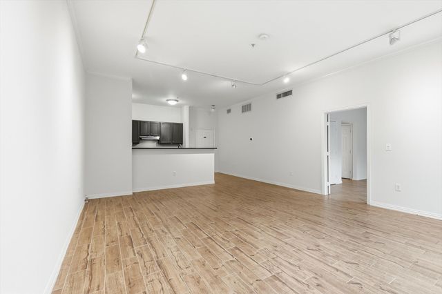 2305 Worthington Street 219, Dallas, TX 75204