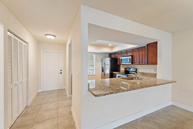109 Doe Trail, Jupiter, FL 33458
