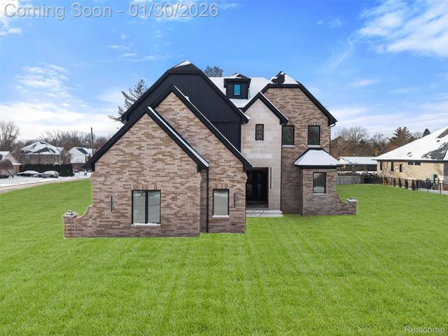 5321 rochester rd, Troy, MI 48058