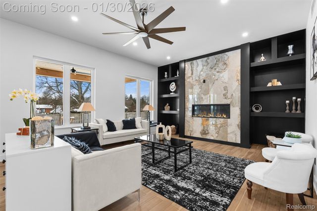 5321 rochester rd, Troy, MI 48058