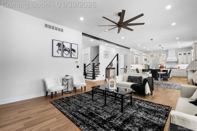 5321 rochester rd, Troy, MI 48058