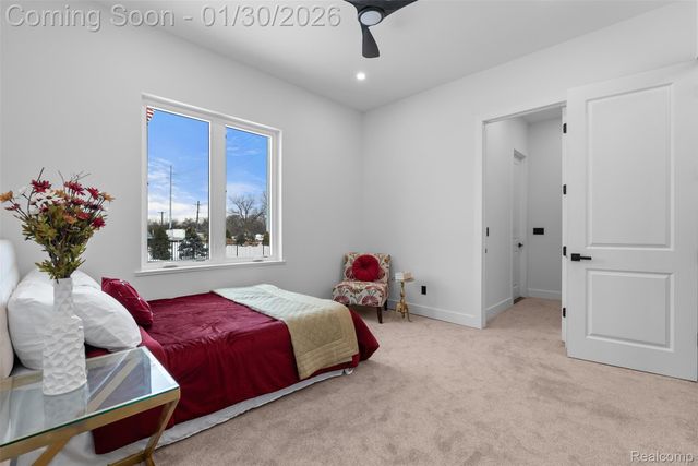 5321 rochester rd, Troy, MI 48058