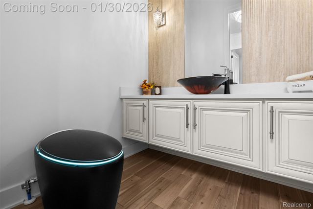 5321 rochester rd, Troy, MI 48058