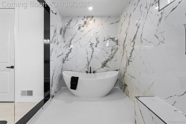 5321 rochester rd, Troy, MI 48058