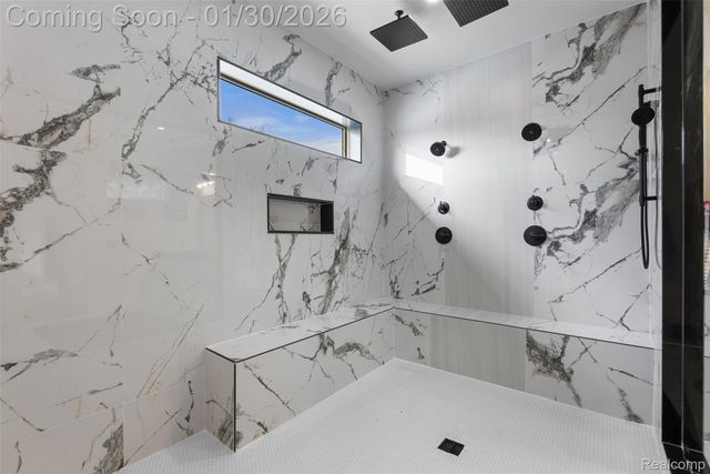 5321 rochester rd, Troy, MI 48058