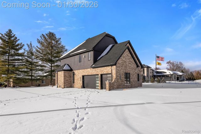 5321 rochester rd, Troy, MI 48058