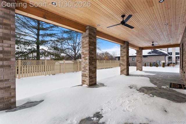 5321 rochester rd, Troy, MI 48058