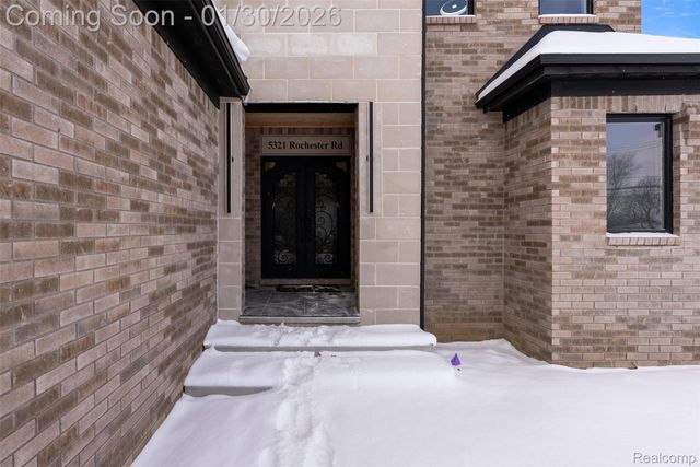 5321 rochester rd, Troy, MI 48058