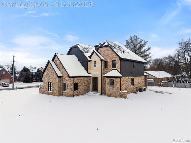 5321 rochester rd, Troy, MI 48058