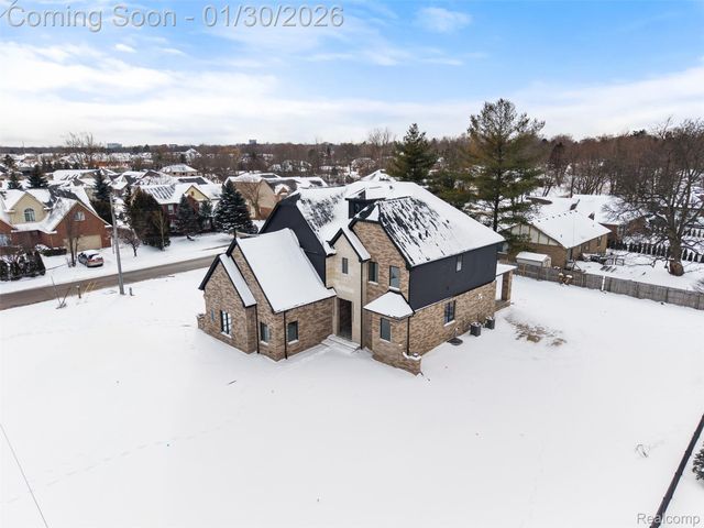 5321 rochester rd, Troy, MI 48058