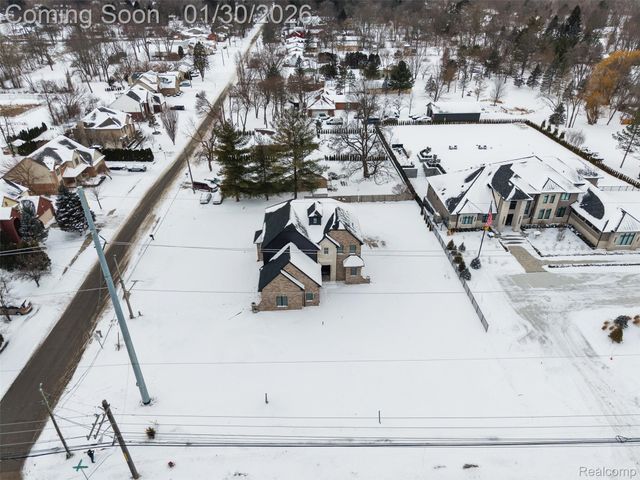 5321 rochester rd, Troy, MI 48058