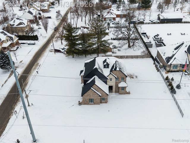 5321 rochester rd, Troy, MI 48058