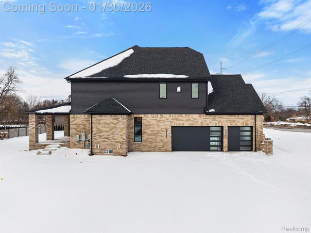 5321 rochester rd, Troy, MI 48058