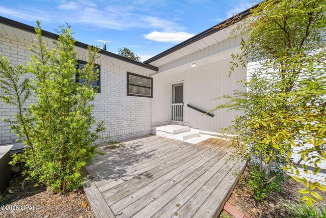 301 Bunkers Cove Road, Panama City, FL 32401