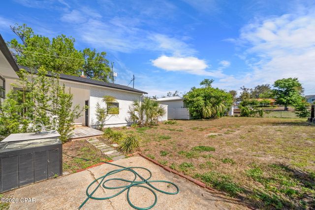 301 Bunkers Cove Road, Panama City, FL 32401