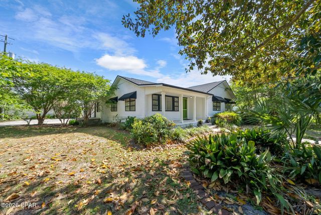 301 Bunkers Cove Road, Panama City, FL 32401