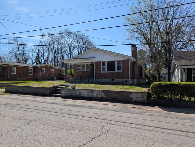 318 E 11th St, Columbia, TN 38401