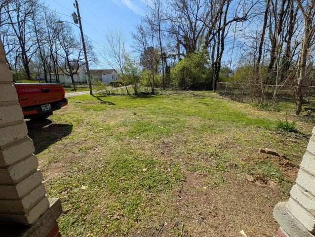 318 E 11th St, Columbia, TN 38401