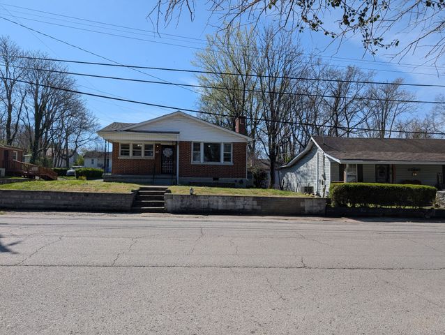 318 E 11th St, Columbia, TN 38401