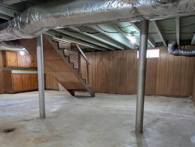 318 E 11th St, Columbia, TN 38401