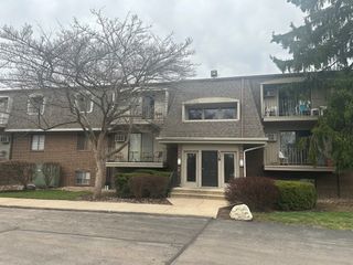 138 E Bailey Road M, Naperville, IL 60565