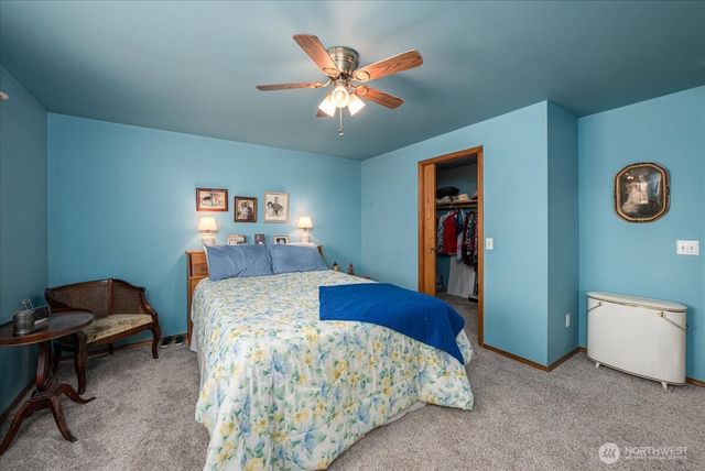 1890 Edgewood Drive, Camano Island, WA 98282