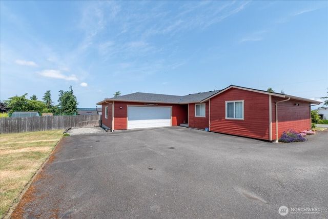 1890 Edgewood Drive, Camano Island, WA 98282