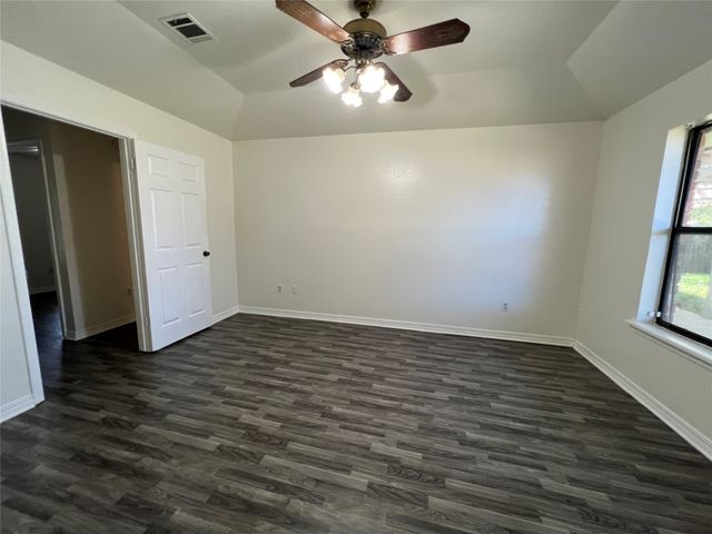 5335 Lauri Lane, Bossier City, LA 71112