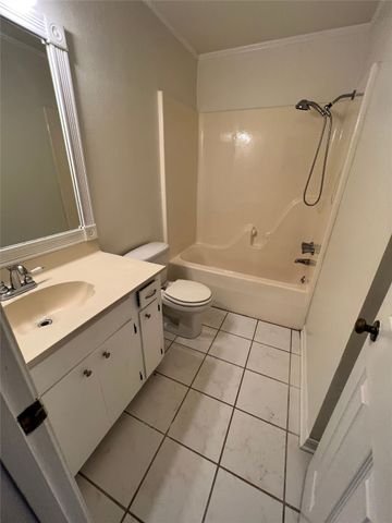 5335 Lauri Lane, Bossier City, LA 71112