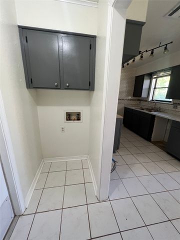 5335 Lauri Lane, Bossier City, LA 71112