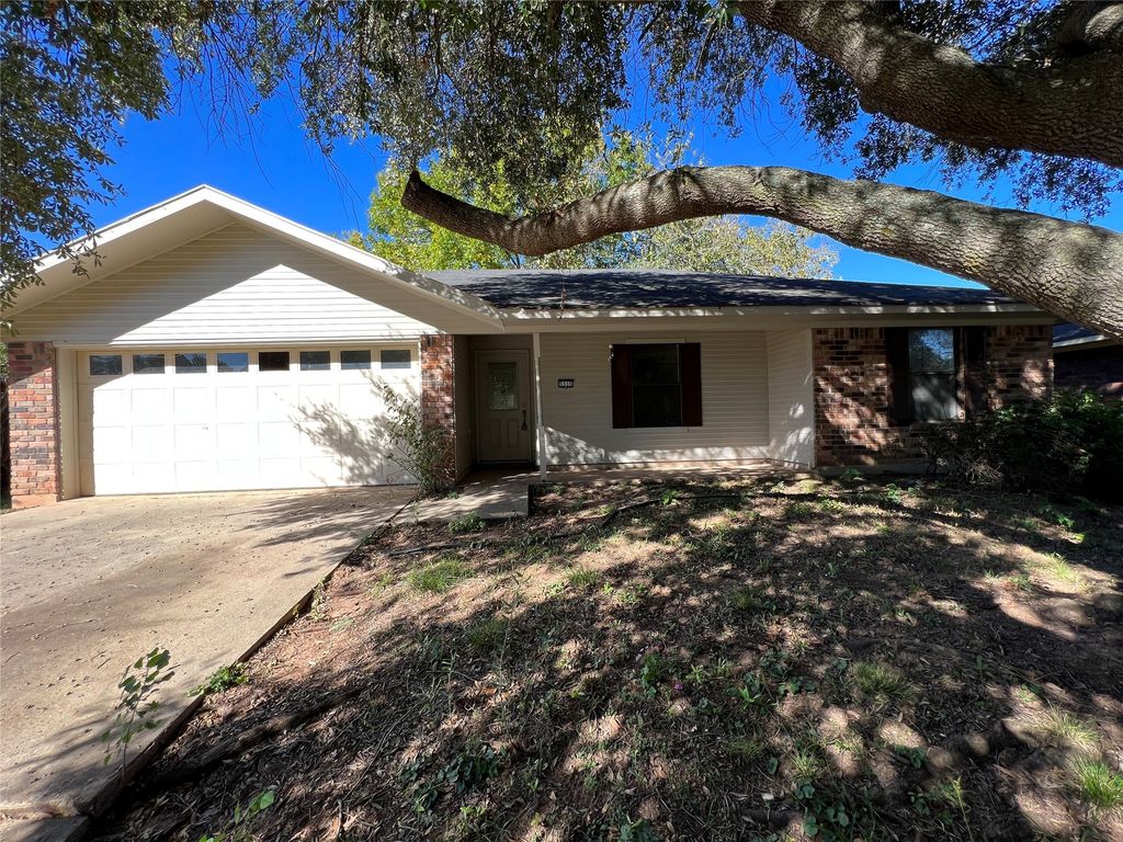 5335 Lauri Lane, Bossier City, LA 71112