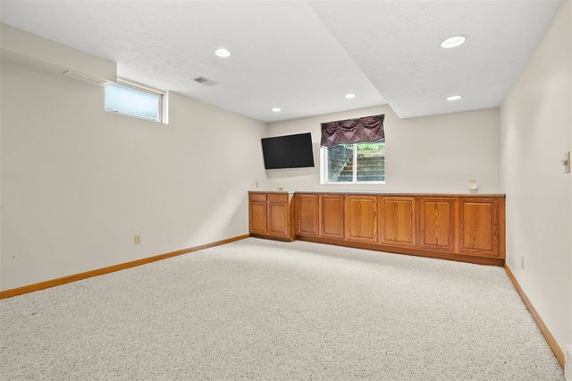 7704 S 10th Street, Kalamazoo, MI 49009