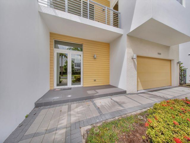 10081 NW 75TH Terrace, Doral, FL 33178