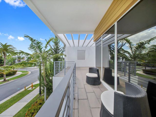 10081 NW 75TH Terrace, Doral, FL 33178