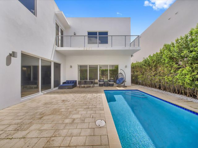 10081 NW 75TH Terrace, Doral, FL 33178