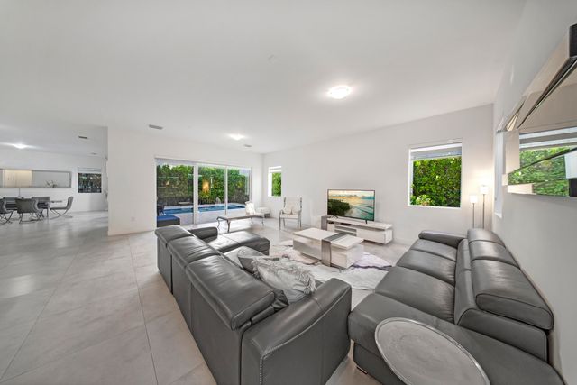 10081 NW 75TH Terrace, Doral, FL 33178