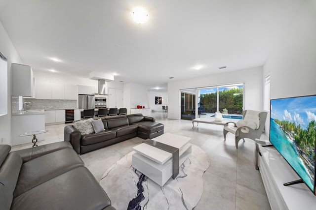 10081 NW 75TH Terrace, Doral, FL 33178
