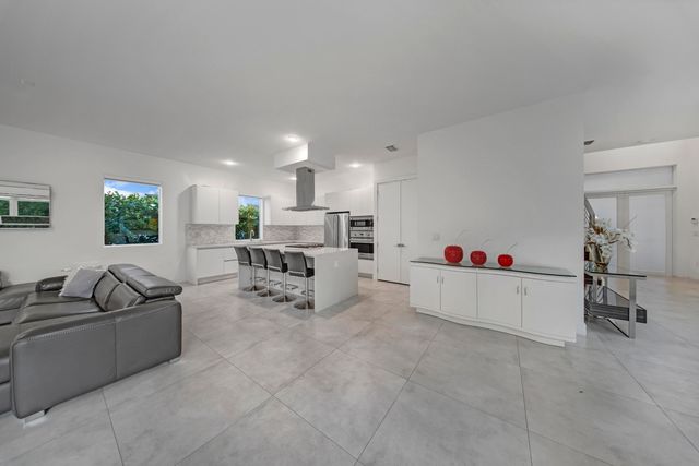 10081 NW 75TH Terrace, Doral, FL 33178