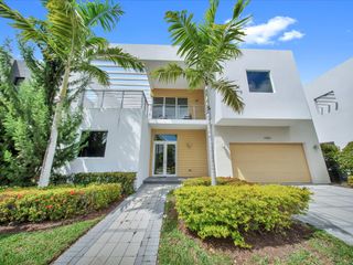 10081 NW 75TH Terrace, Doral, FL 33178