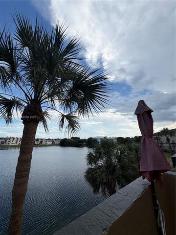 14902 SW 82nd Ln 13-205, Miami, FL 33193